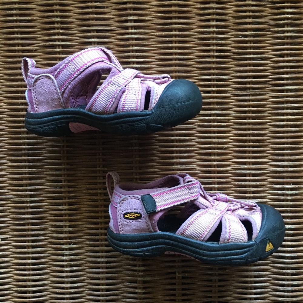 Toddler Keen Sandals Sz 6